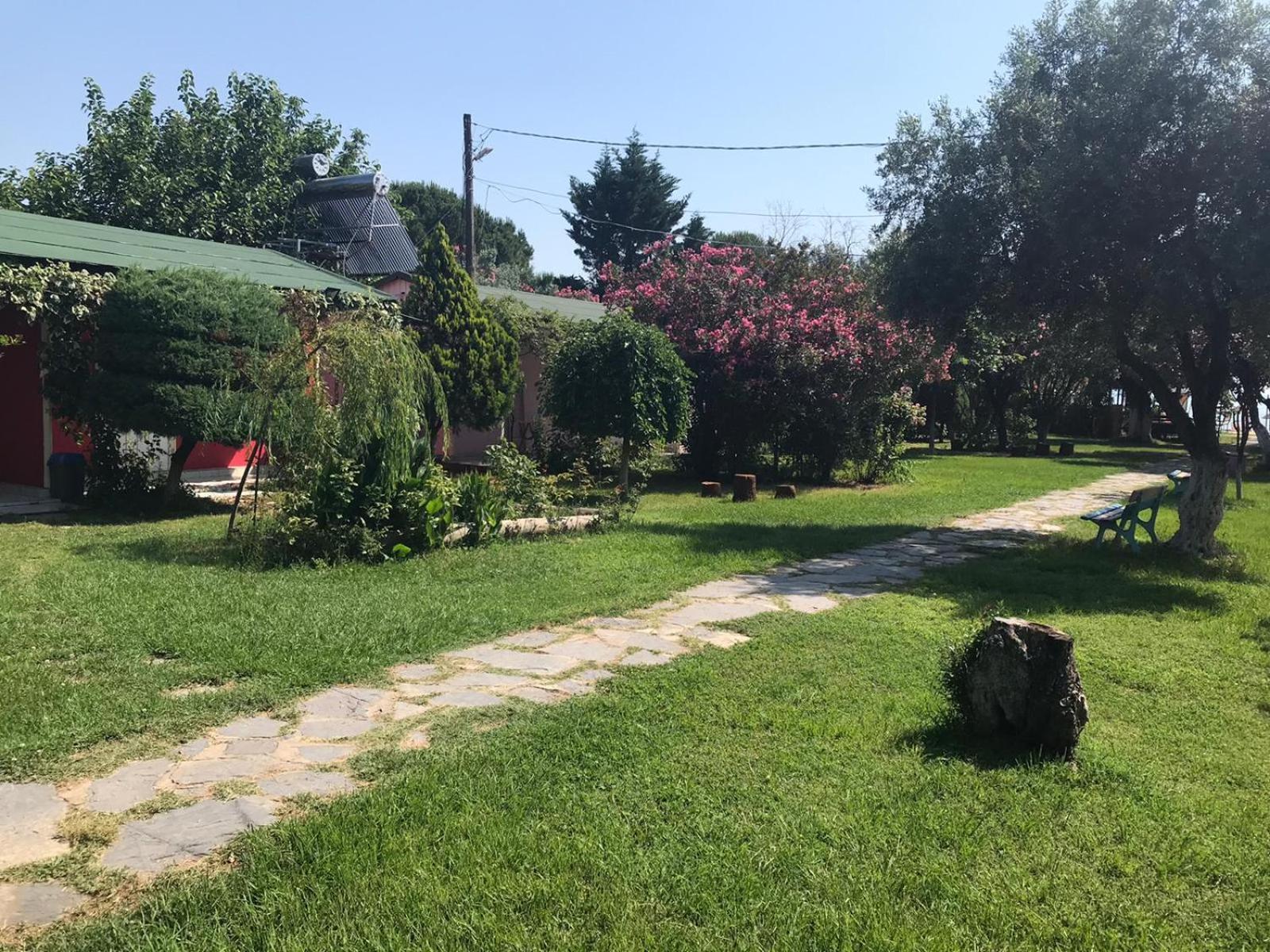 Cicek Evler Tatil Koeyue Hotell Armutlu Exteriör bild